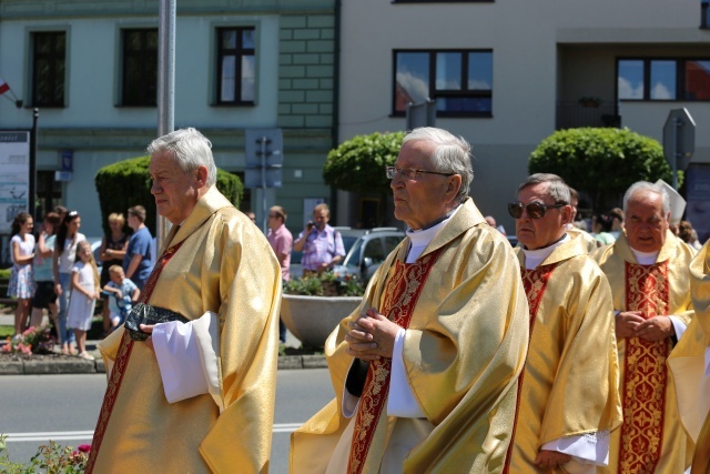 Poświęcenie pomnika św. abp. Bilczewskiego w Wilamowicach