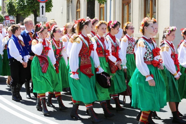 Poświęcenie pomnika św. abp. Bilczewskiego w Wilamowicach