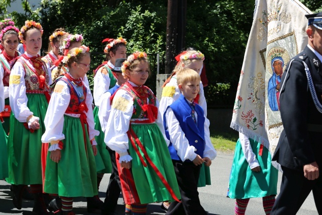 Poświęcenie pomnika św. abp. Bilczewskiego w Wilamowicach