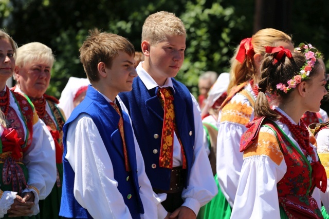 Poświęcenie pomnika św. abp. Bilczewskiego w Wilamowicach