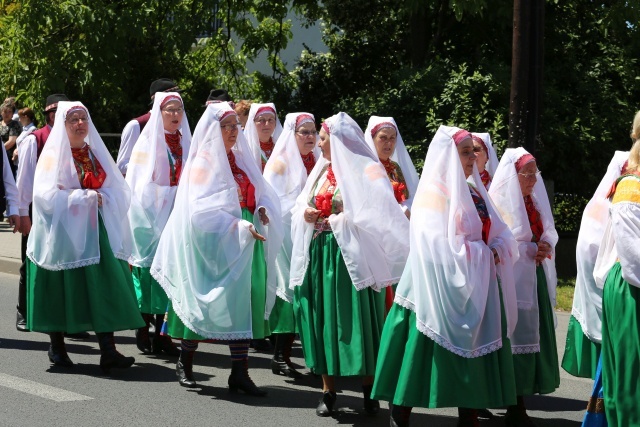 Poświęcenie pomnika św. abp. Bilczewskiego w Wilamowicach