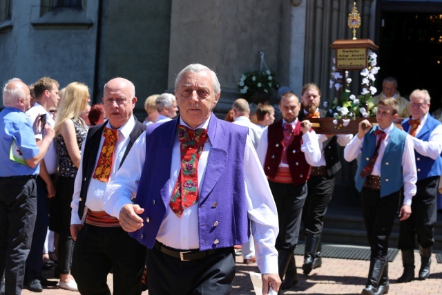 Poświęcenie pomnika św. abp. Bilczewskiego w Wilamowicach