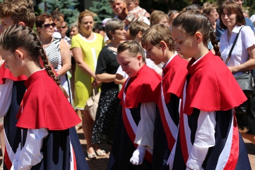 Poświęcenie pomnika św. abp. Bilczewskiego w Wilamowicach