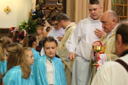 Poświęcenie pomnika św. abp. Bilczewskiego w Wilamowicach