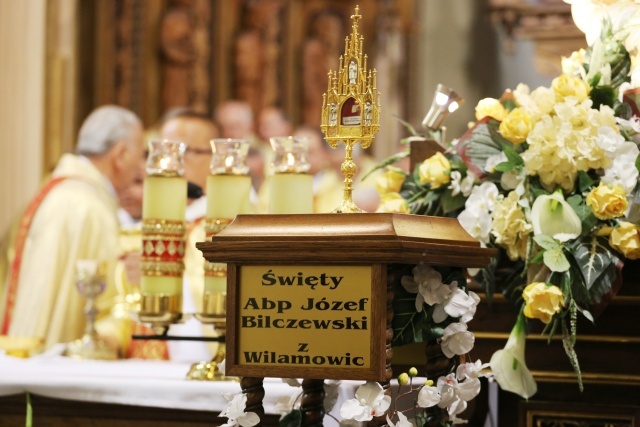 Poświęcenie pomnika św. abp. Bilczewskiego w Wilamowicach