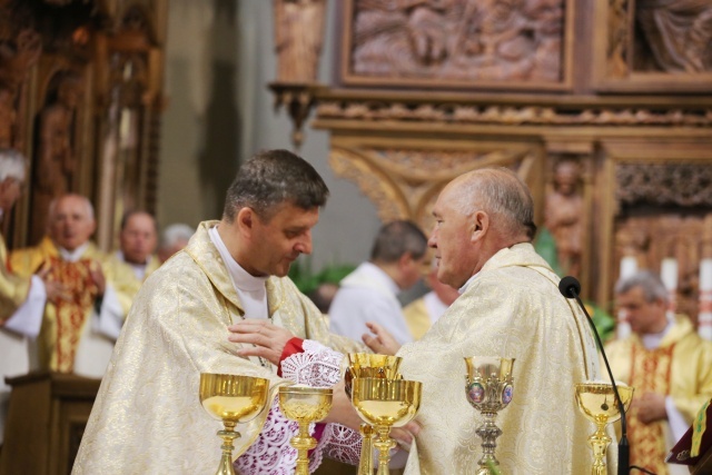 Poświęcenie pomnika św. abp. Bilczewskiego w Wilamowicach