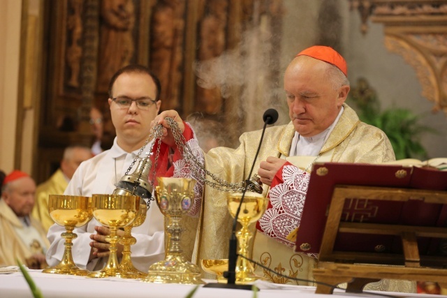 Poświęcenie pomnika św. abp. Bilczewskiego w Wilamowicach