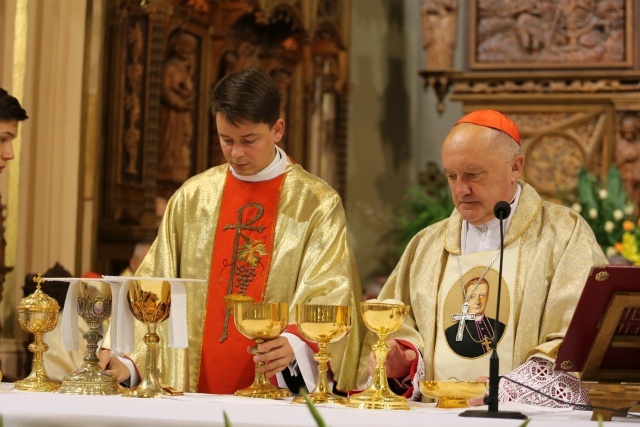 Poświęcenie pomnika św. abp. Bilczewskiego w Wilamowicach