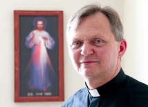 Ks. Andrzej Oczachowski jest proboszczem w parafii w Łagowie, wykładowcą Pisma Świętego.