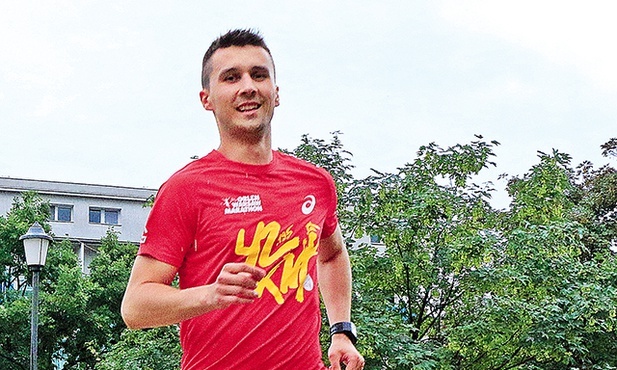 – Poniosę także ze sobą modlitwę za wszystkich ludzi, którzy pomogli mi w realizacji mojego projektu. Na pewno wspomnę o nich przed Matką Bożą. Myślę,  że będzie to długa litania  – uśmiecha się Jacek.