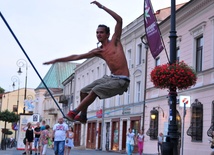 Największe emocje co roku wzbudzają pokazy slacklinerów