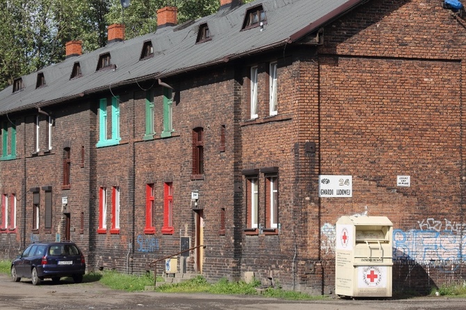 Abp Wiktor Skworc na osiedlu Kaufhaus