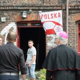 Abp Wiktor Skworc na osiedlu Kaufhaus