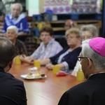 Abp Wiktor Skworc na osiedlu Kaufhaus