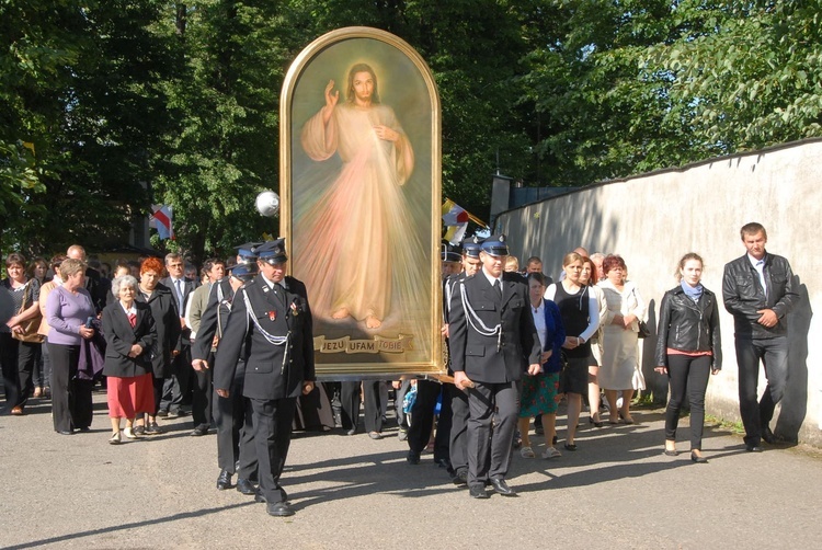 Procesja do kościoła