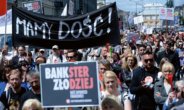 Frankowicze są dobrze zorganizowani i wywierają duży  nacisk na rządzących.  Czy to zapewni im sukces w sporze z bankami?