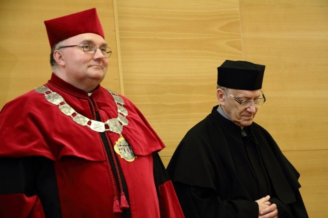 Doktorat h.c. UPJPII dla ks. prof. Michała Hellera