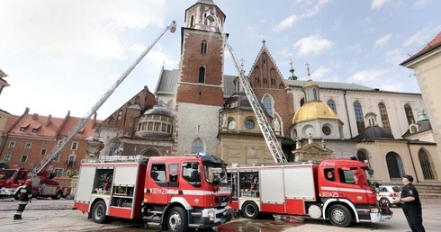 Pożar w katedrze wawelskiej? Ognia nie ma, są ćwiczenia