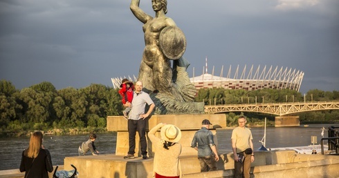 Fontanna chłodzi Syrenkę
