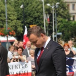 Prezydent Andrzej Duda składa wieniec przed pomnikiem W. Korfantego w Katowicach