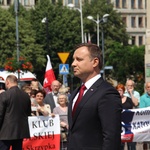 Prezydent Andrzej Duda składa wieniec przed pomnikiem W. Korfantego w Katowicach