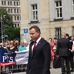 Prezydent Andrzej Duda składa wieniec przed pomnikiem W. Korfantego w Katowicach