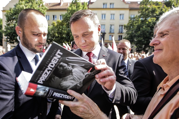 Prezydent Andrzej Duda w Tychach i Bieruniu