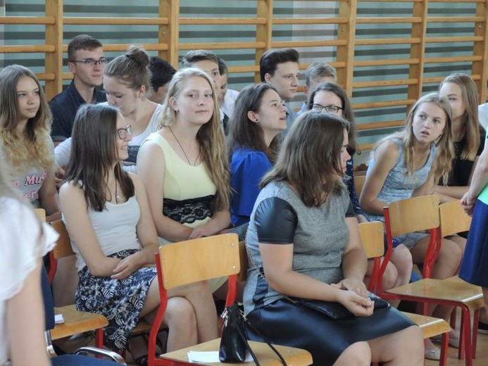 Order "Obrońcy godności dzieci" dla ks. Sadkiewicza