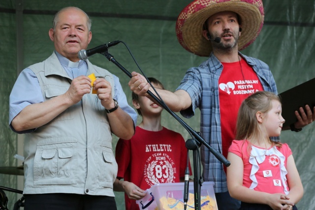 Piknik rodzinny w bielskiej parafii NSPJ 2016