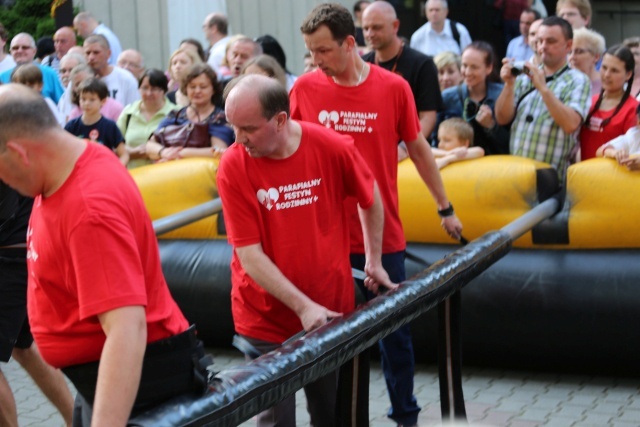 Piknik rodzinny w bielskiej parafii NSPJ 2016