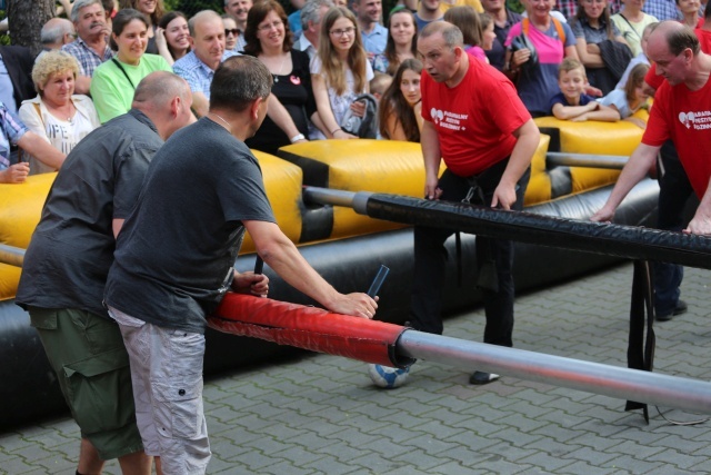 Piknik rodzinny w bielskiej parafii NSPJ 2016