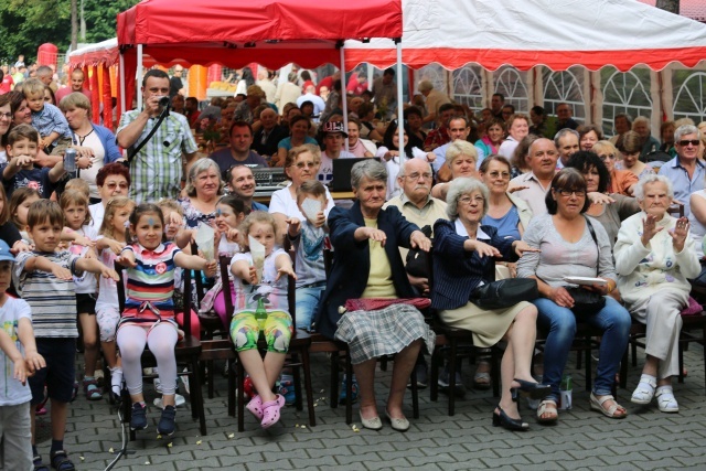 Piknik rodzinny w bielskiej parafii NSPJ 2016