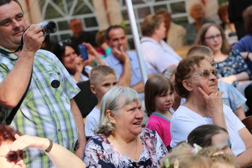 Piknik rodzinny w bielskiej parafii NSPJ 2016