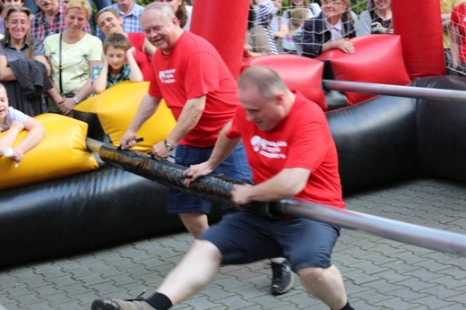 Piknik rodzinny w bielskiej parafii NSPJ 2016