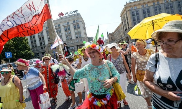 Mimo poważnej sytuacji, uczestnikom demonstracji dopisywały humory.