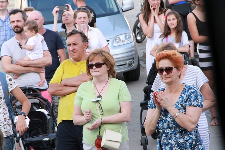 Koncert na sądeckim rynku