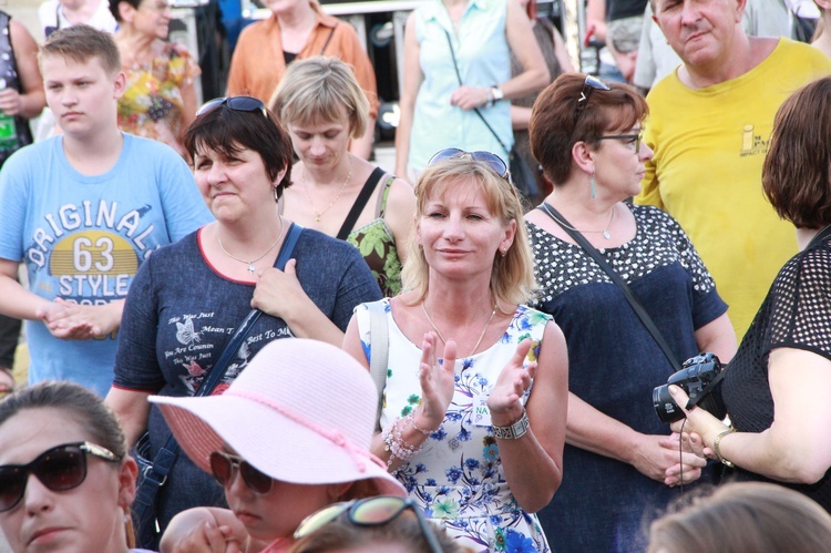 Koncert na sądeckim rynku