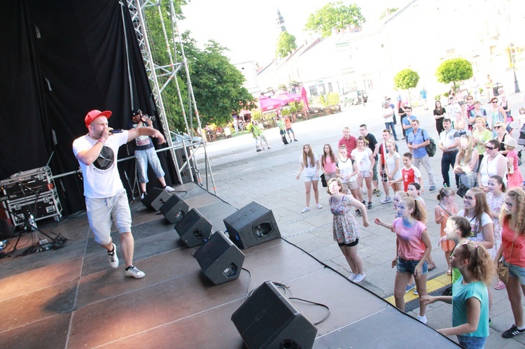 Koncert na sądeckim rynku