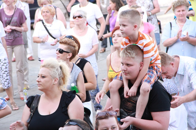 Koncert na sądeckim rynku