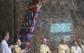 Abp Skworc błogosławi wizerunek Niepokalanej Jutrzenki Wolności w Katowicach