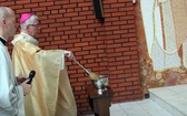 Abp Skworc błogosławi wizerunek Niepokalanej Jutrzenki Wolności w Katowicach