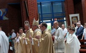 Abp Skworc błogosławi wizerunek Niepokalanej Jutrzenki Wolności w Katowicach