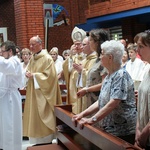 Abp Skworc błogosławi wizerunek Niepokalanej Jutrzenki Wolności w Katowicach