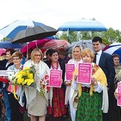 Nie zapominają też o wsparciu duchownym. Niedawno pielgrzymowały do Ludźmierza, trzymając w ręku Różową Kartkę Życia.