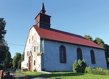 ◄	Kościół św. Wojciecha stoi w miejscu, w którym miał stacjonować orszak z relikwiami świętego.