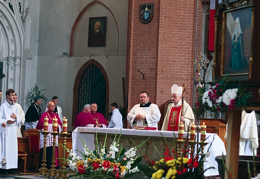 	Zwieńczeniem uroczystości był koncert organowy prof. Oskara Gottlieba Blarra z Düsseldorfu w katedrze  św. Jana. Równocześnie przez całą sobotę w Kwidzynie trwał Jarmark Dorotański.