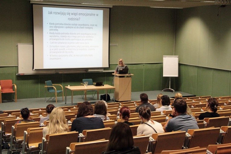 Konferencja o rodzinach zastępczych