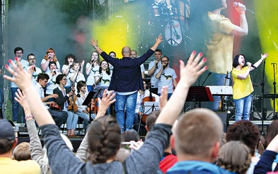 W ramach krakowskiego Mercy Festivalu uwielbienie poprowadzi zespół niemaGOtu.