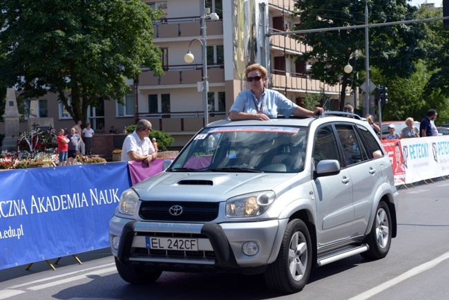 Początek wyścigu kolarskiego w Radomiu