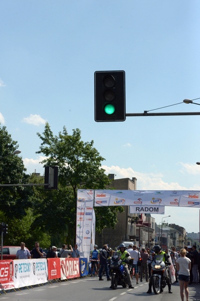 Początek wyścigu kolarskiego w Radomiu